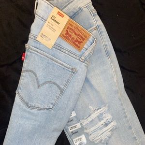 Levi skinny jeans